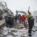 DEBIDO A LA NIEVE Y LOS DAÑOS: Erdogan reconoce “dificultades” en las labores de rescate cuando los muertos superan los 11.000